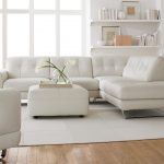 sudut sofa putih di pedalaman