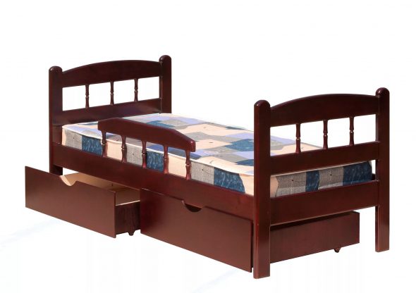 brun säng med sidor