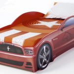 röd sportbil säng
