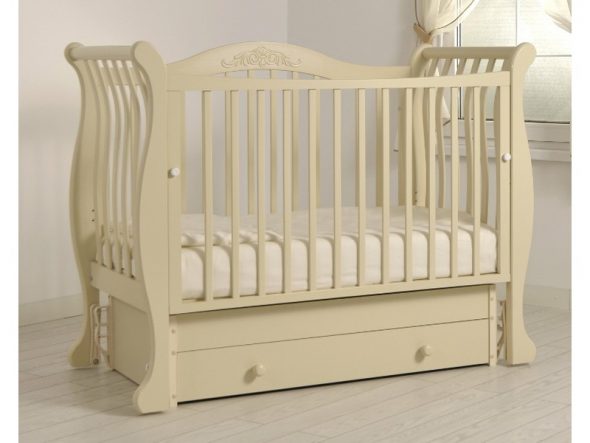 pendule de lit pour bébé beige
