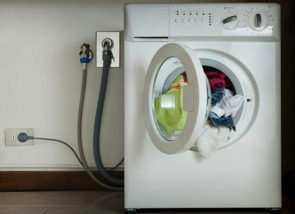 חיבור מכונת הכביסה לרשת