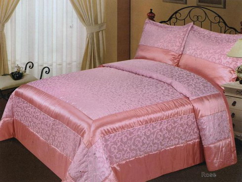 Rózsaszín kétszemélyes ágytakaró