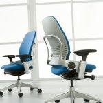 modré bílé kancelářské židle
