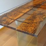 hout en glazen tafel