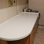 countertop dapur putih