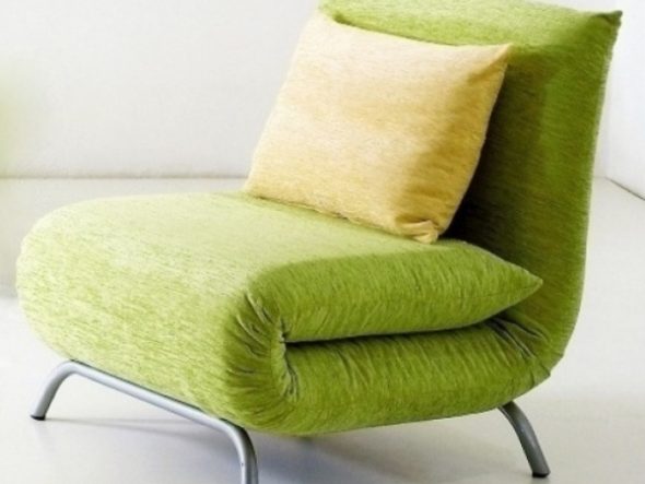 Kerusi berlengan hijau