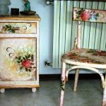 Vytahování starožitného a starožitného nábytku