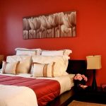 tonalità rosse della camera da letto
