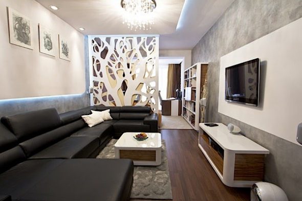Úzký obývací pokoj