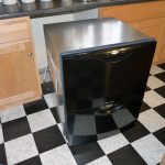 pembangunan semula dapur di bawah mesin basuh pinggan mangkuk