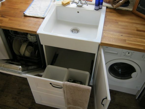  Afwasmachine kan in een nis worden bevestigd