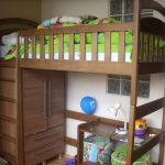 Dětská postel - dřevěná půda