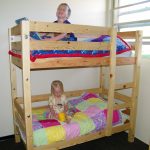 Katil untuk kanak-kanak dua tingkat