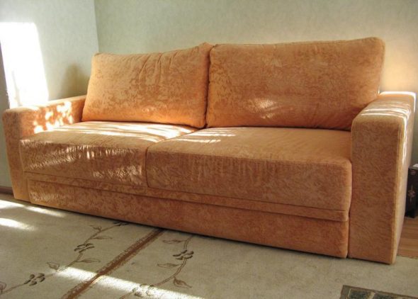 divano in pelle scamosciata