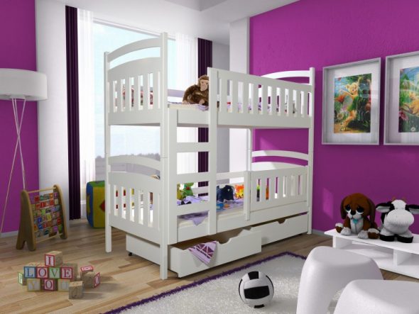 een kinderbedje van twee verdiepingen voor twee kinderen