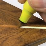 vosková tužka na zpracování nábytku