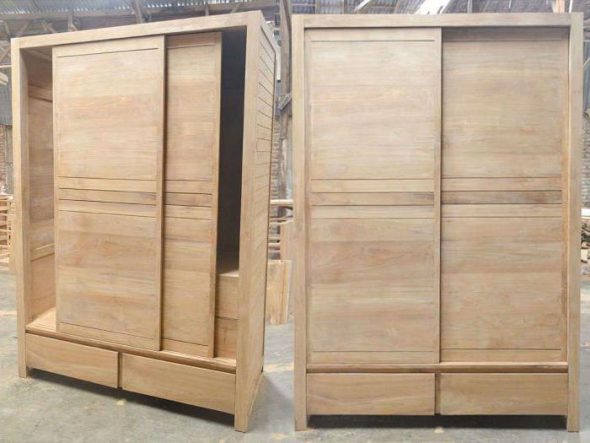 almari pakaian yang diperbuat daripada kayu dengan tangan mereka sendiri