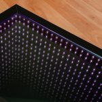 infinity stůl fialové podsvícení