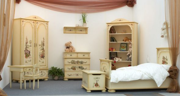 Decoupage möbler i Provence-mästarklassens stil med foton