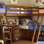dřevěná postel pro děti