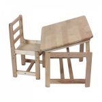 Dřevěná dětská židle pro školení