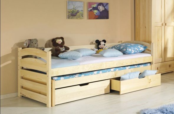 puinen lasten sänky