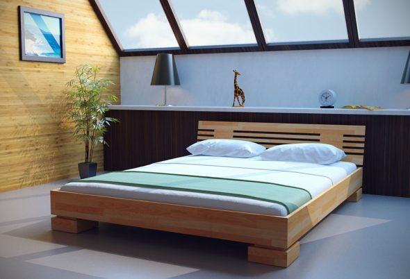 dřevěná postel