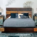 łóżko jest nowoczesne drewniane