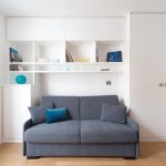 Fällbar soffa för en liten lägenhet