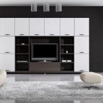 bílý nábytek s černou barvou