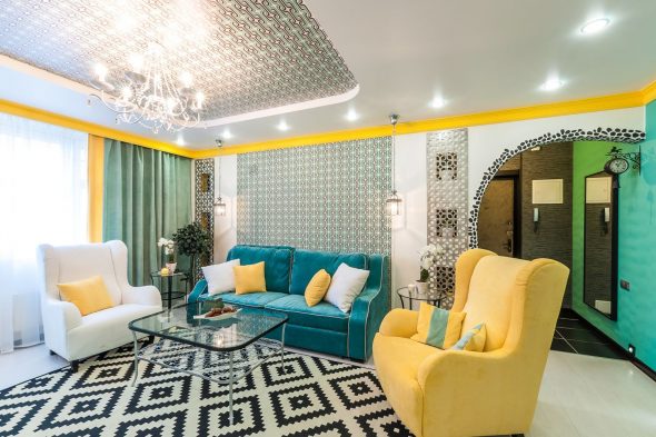 turkos soffa med gul