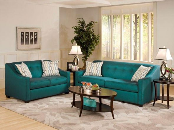 sofa turquoise dalam ruang dalaman beige