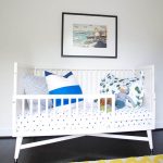 lit bébé avec côtés design