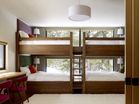 سرير خشبي بطابقين