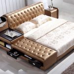 krásná kožená postel