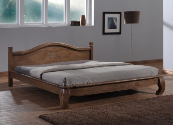 puinen sänky