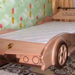 سيارة سرير اطفال