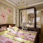 manželská postel květinovým vzorem