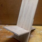 Vi gör en hopfällbar stol av plywood.