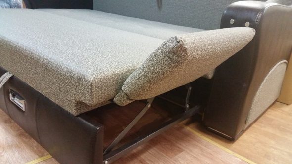 Kanapé asztal és ágy