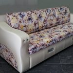 Meja sofa dan pengubah katil (3 dalam satu)