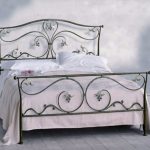 Kované postele - moderní styl