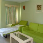 divano pieghevole verde