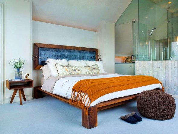 elegáns fából készült ágy