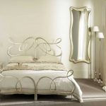 Kovové postele v designu