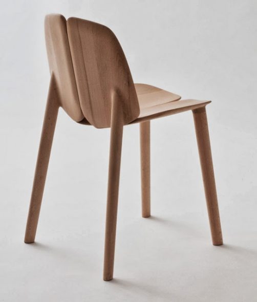 Semplicità senza abbellimenti e funzionalità di sedia spoglia