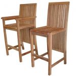 Trä höga stolar