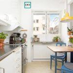 פינת מטבח וסלון בעיצוב דירת סטודיו