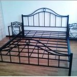 kovaná krásná černá postel