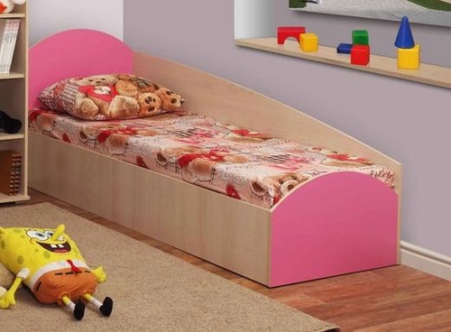 postel pro dívky